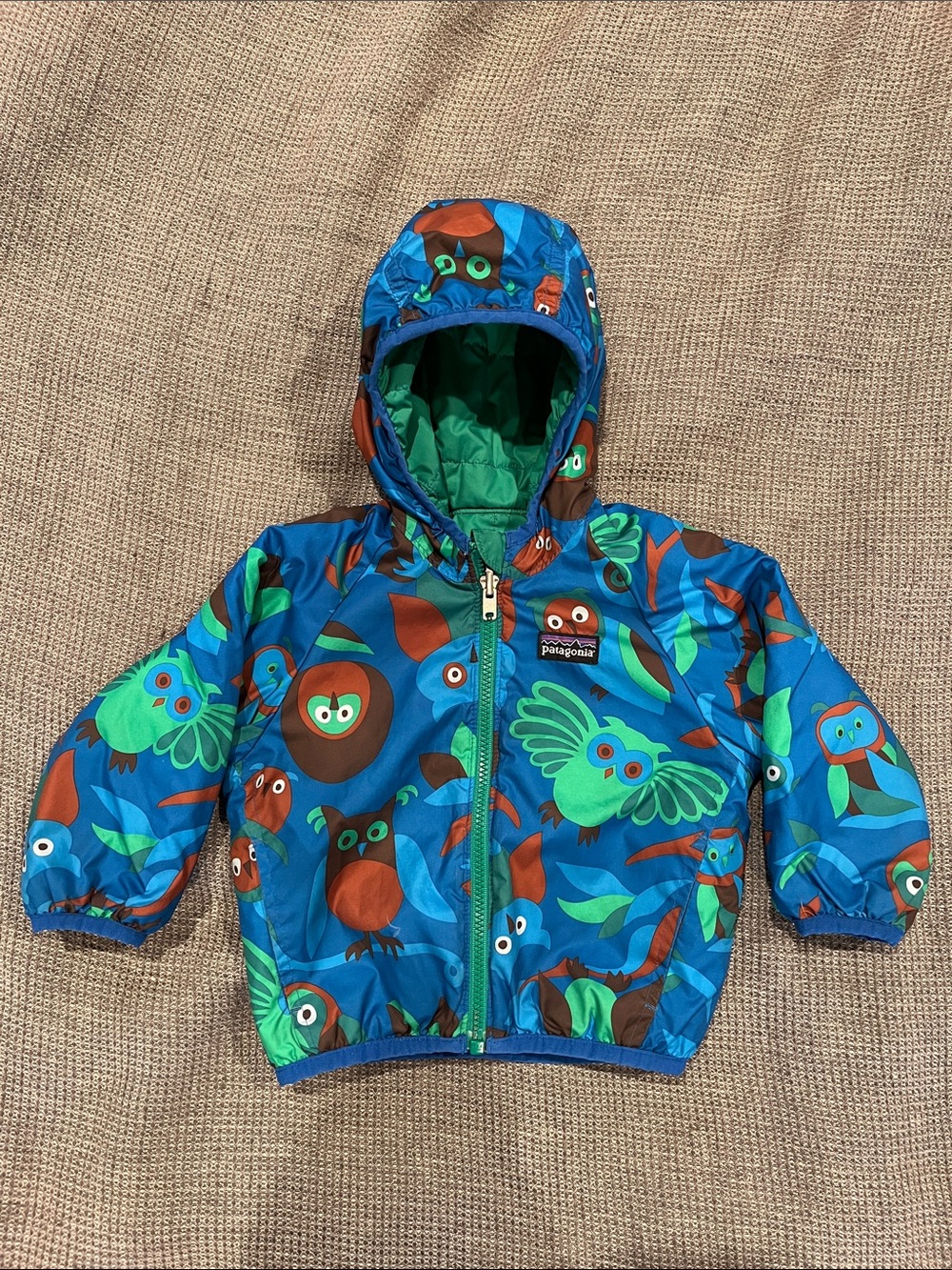 Patagonia Baby Reversible Owl Print/Green Hooded Lightweight Puffer Jacket